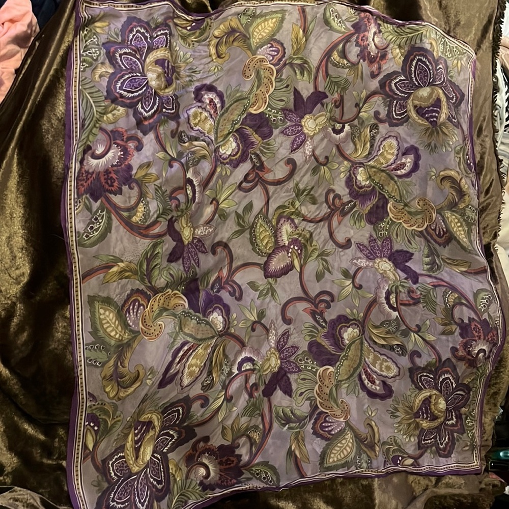 VINTAGE Oscar de la Renta 100% silk scarf floral